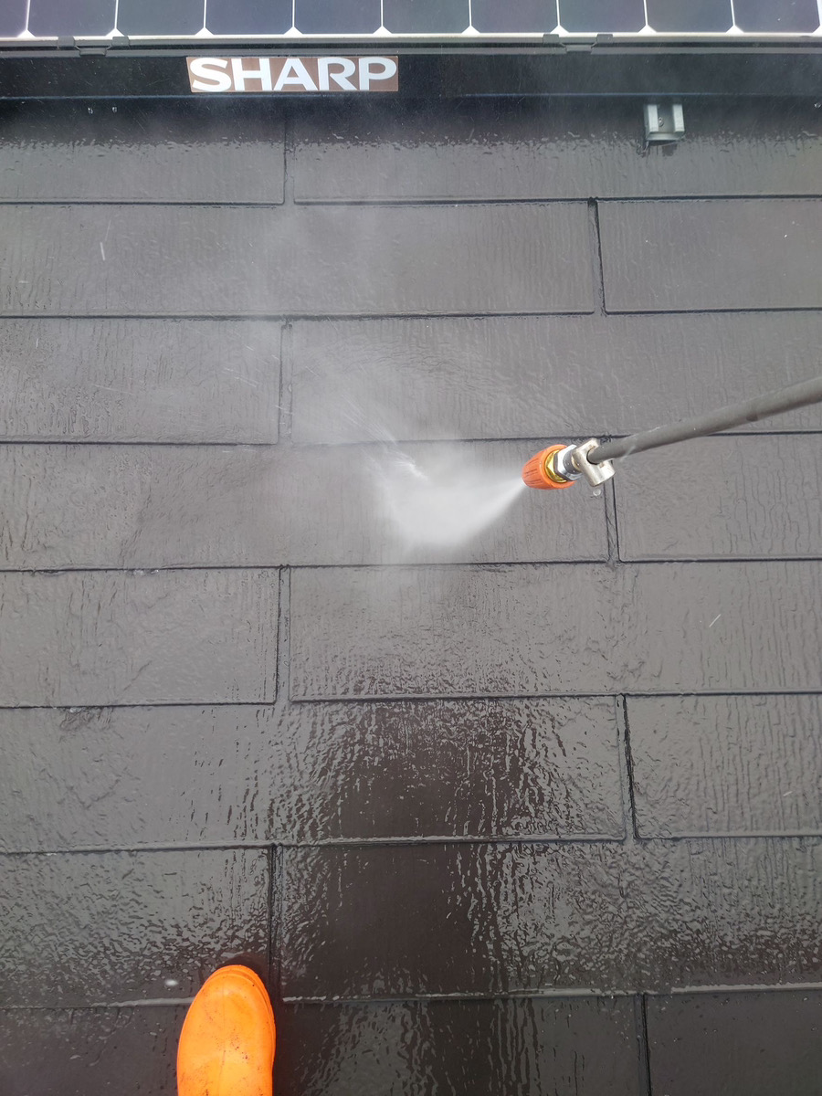 屋根と壁の高圧洗浄